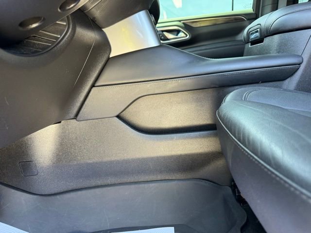 Used 2022 Chevrolet Tahoe Z71 w/ Luxury Package AWD/4WD image 28