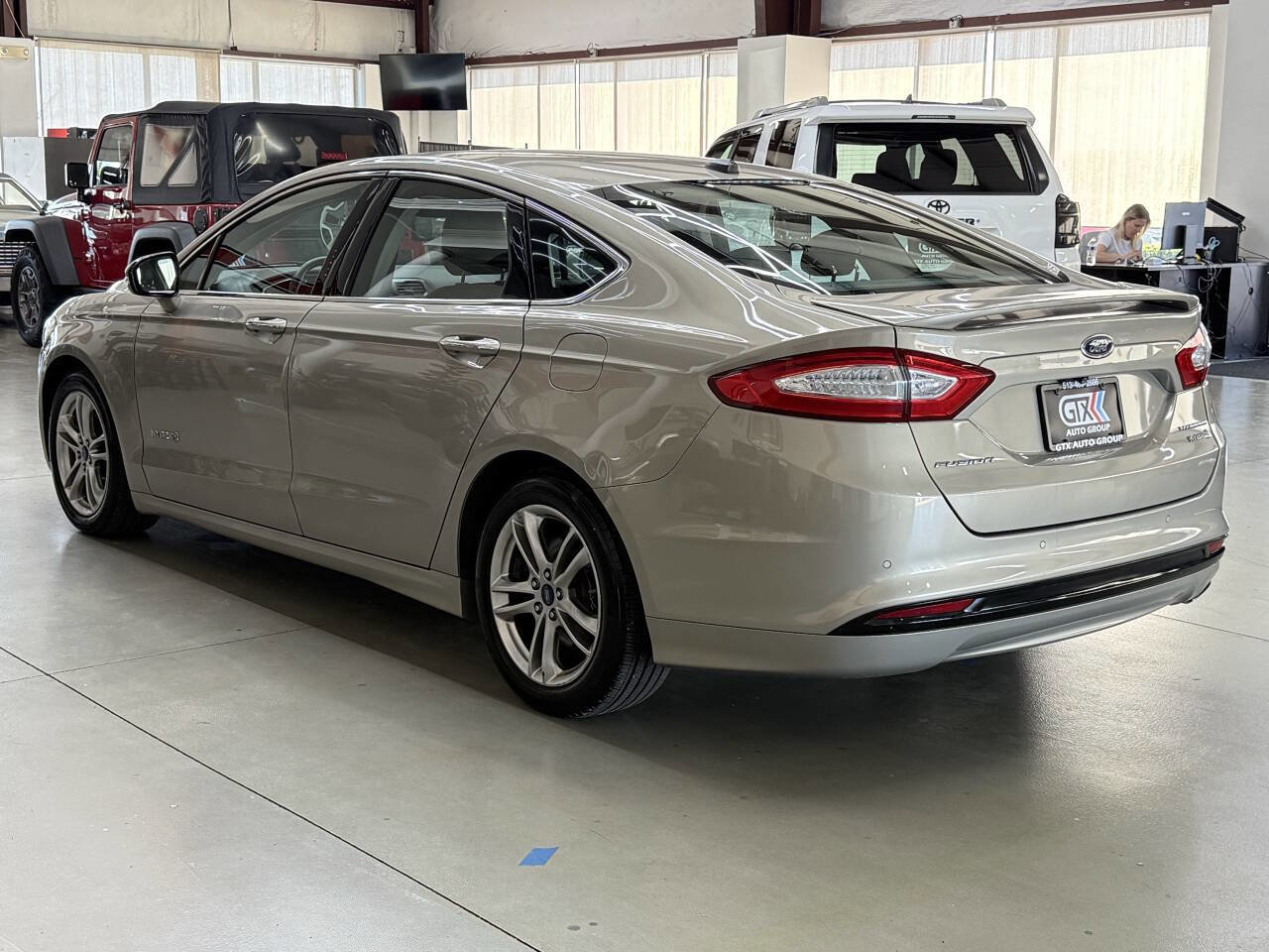 Used 2015 Ford Fusion Titanium FWD image 4