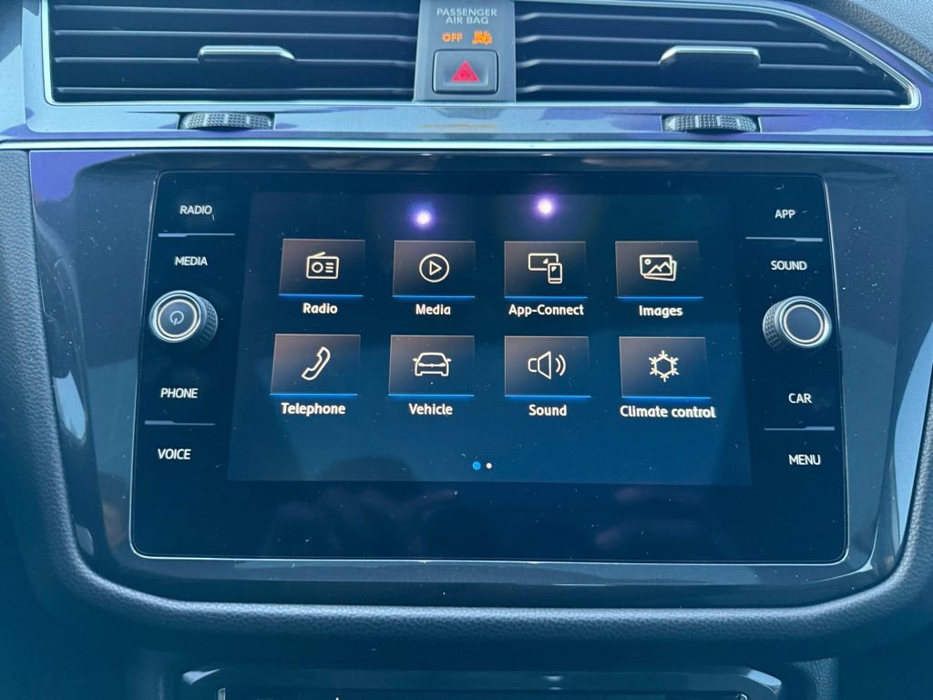 Used 2020 Volkswagen Tiguan SE R-Line image 23