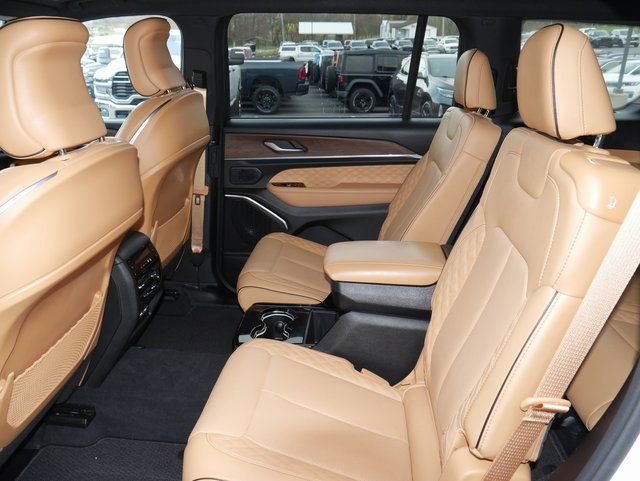 Used 2024 Jeep Grand Cherokee L Summit image 29