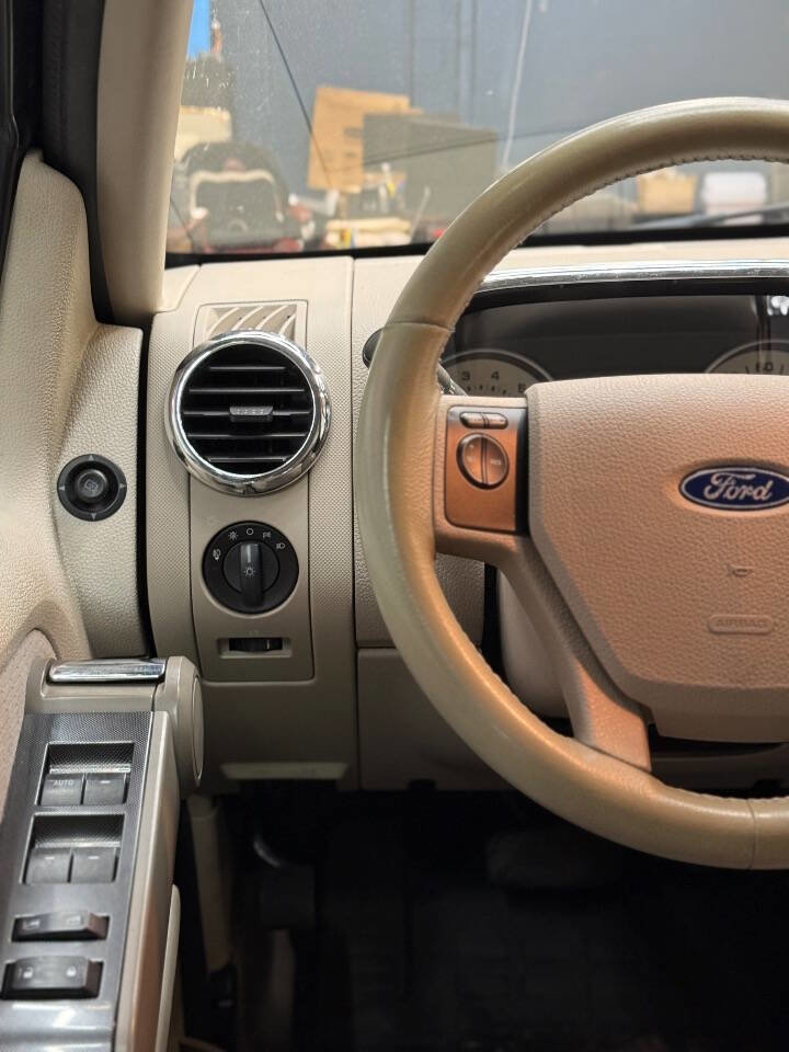 Used 2007 Ford Explorer Sport Trac XLT image 9