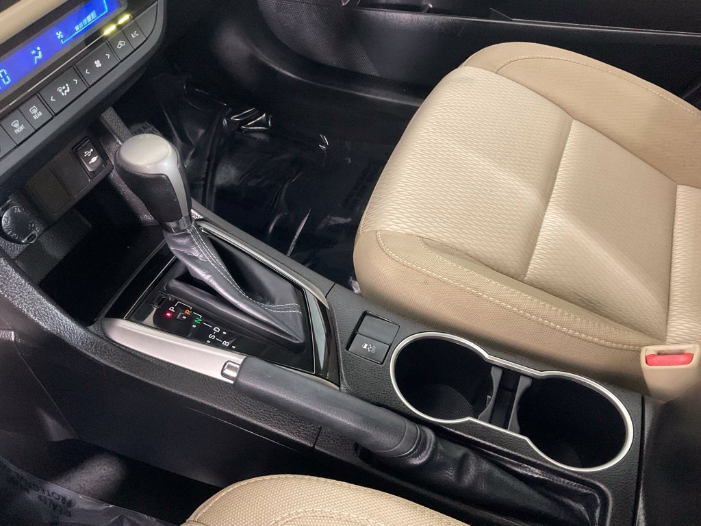 Used 2016 Toyota Corolla LE FWD image 18