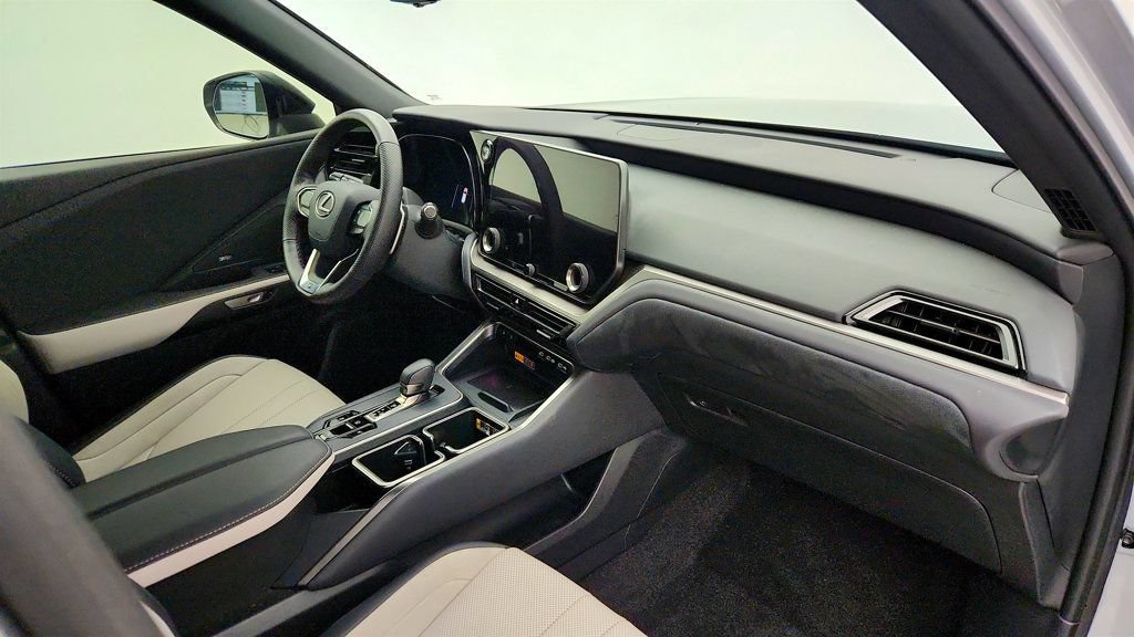 Used 2024 Lexus TX 500h AWD w/ Technology Package image 24