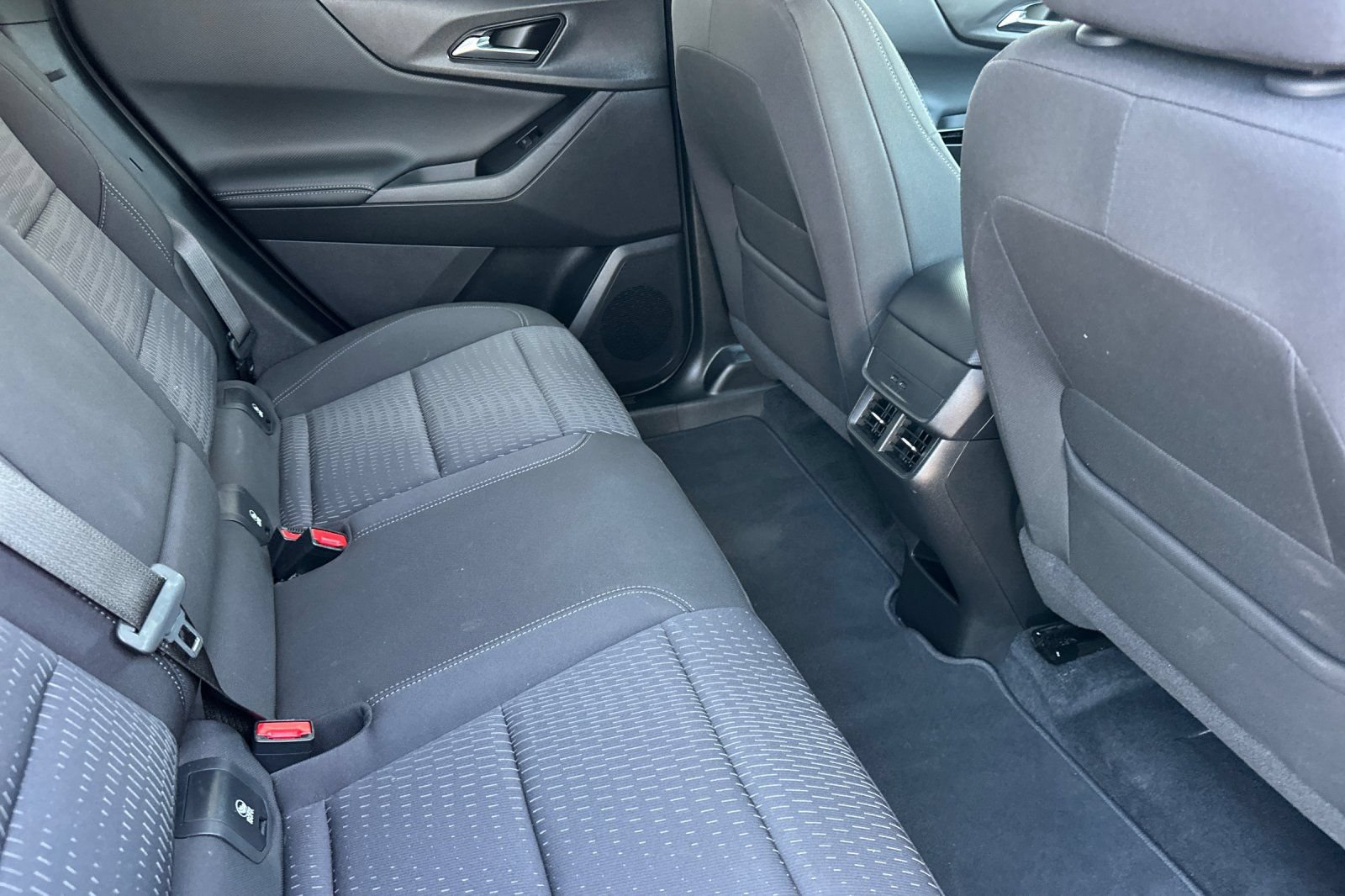 Used 2025 Chevrolet Equinox LT w/ Safety and Technology Package FWD image 19