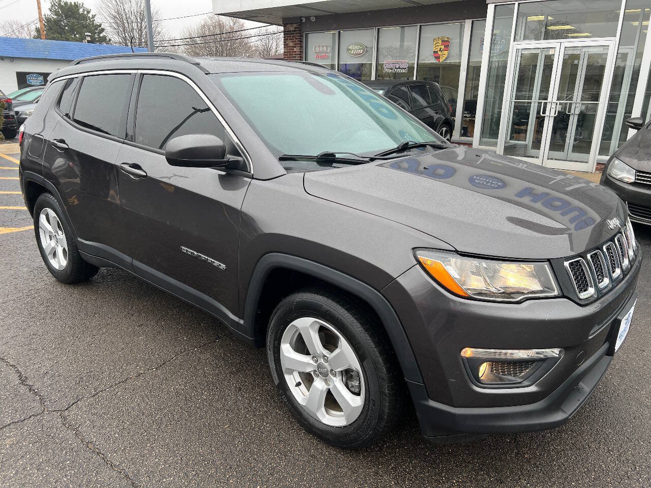 Used 2019 Jeep Compass Latitude w/ Popular Equipment Group FWD image 4