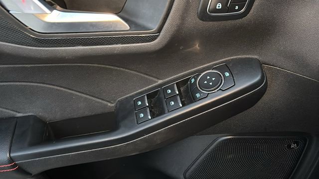 Used 2024 Ford Escape ST-Line Select w/ Tech Pack #2 image 10