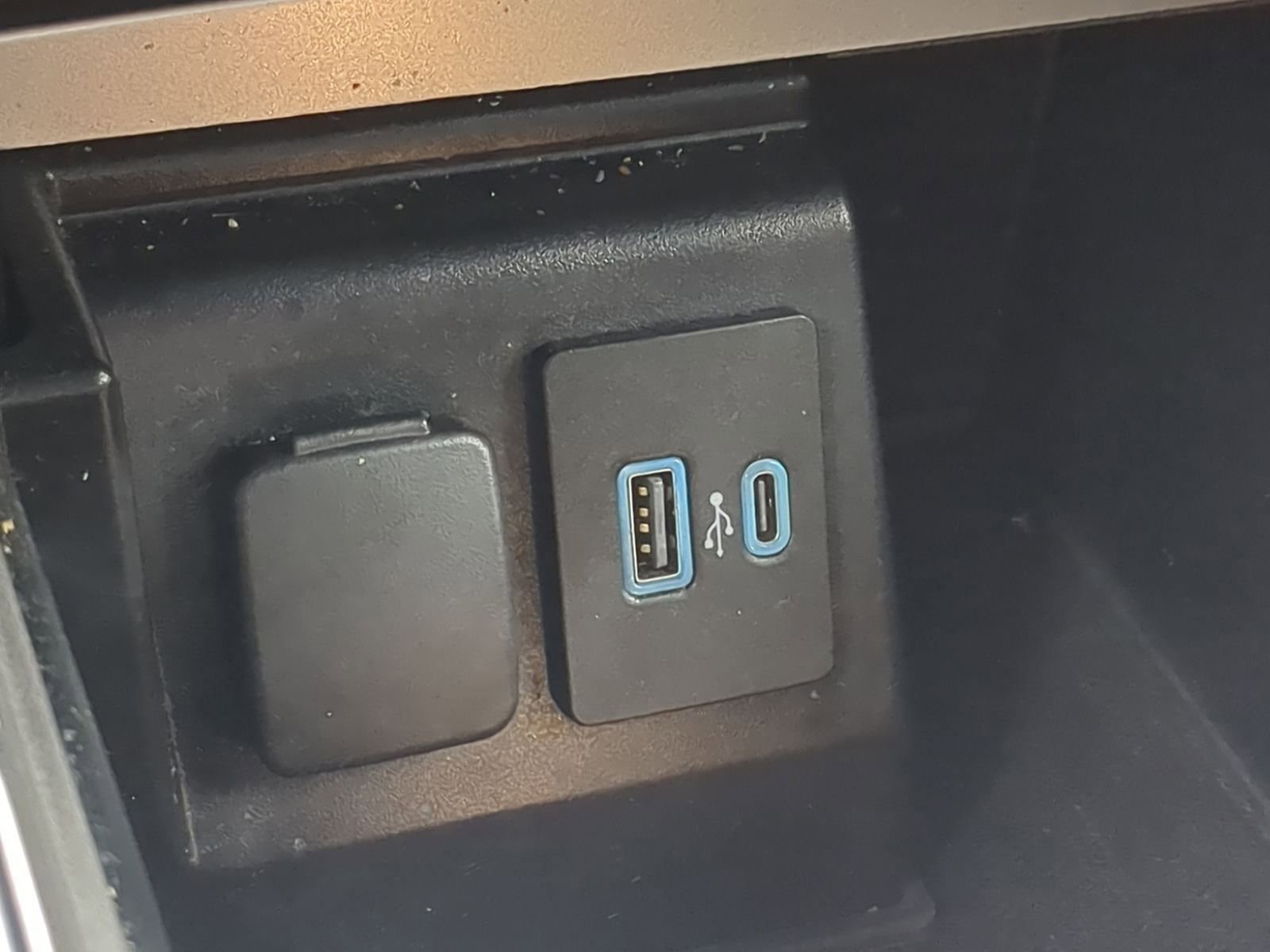 Used 2020 Ford Explorer Limited image 35