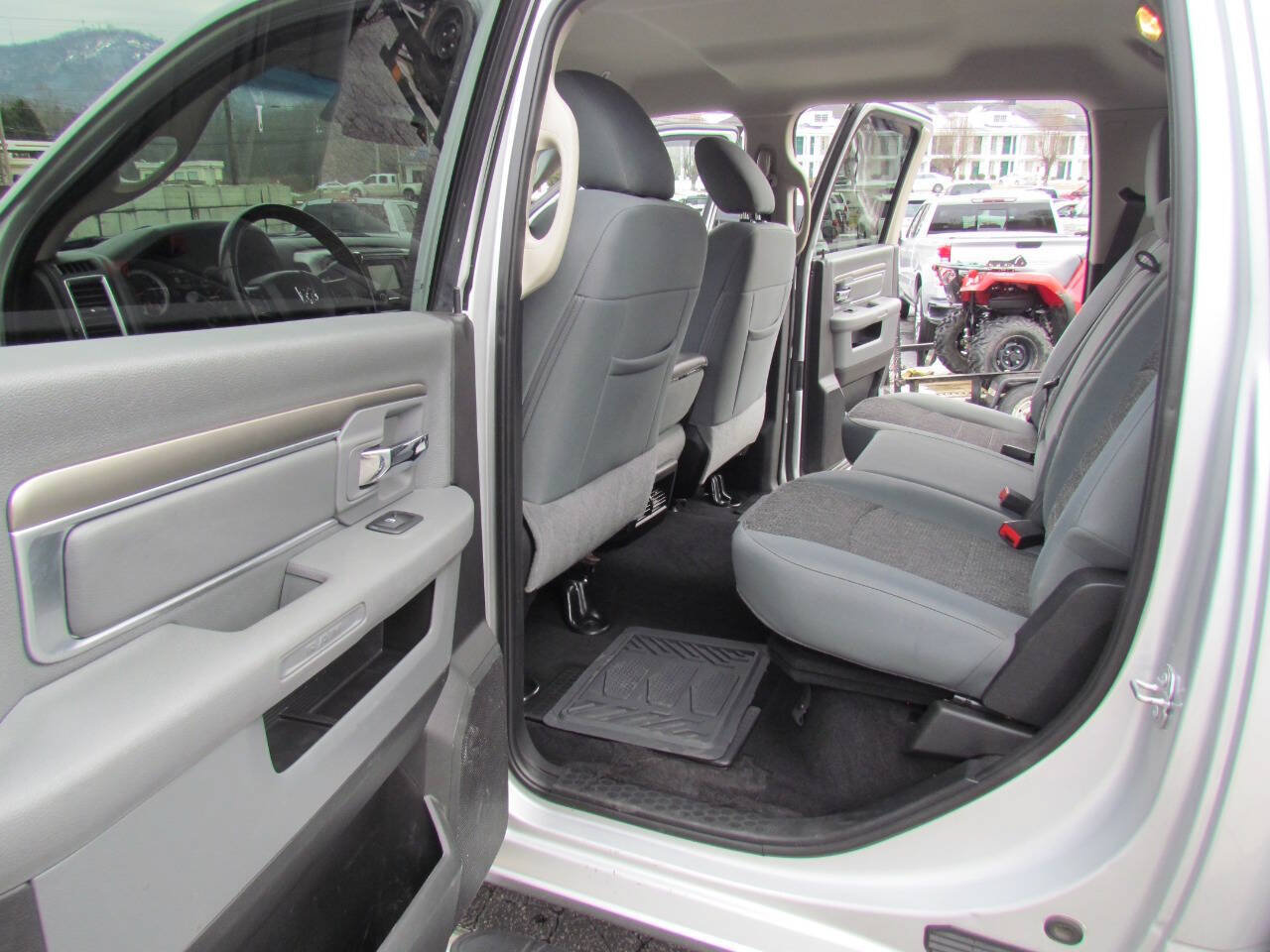 Used 2018 RAM 3500 Lone Star AWD/4WD image 19
