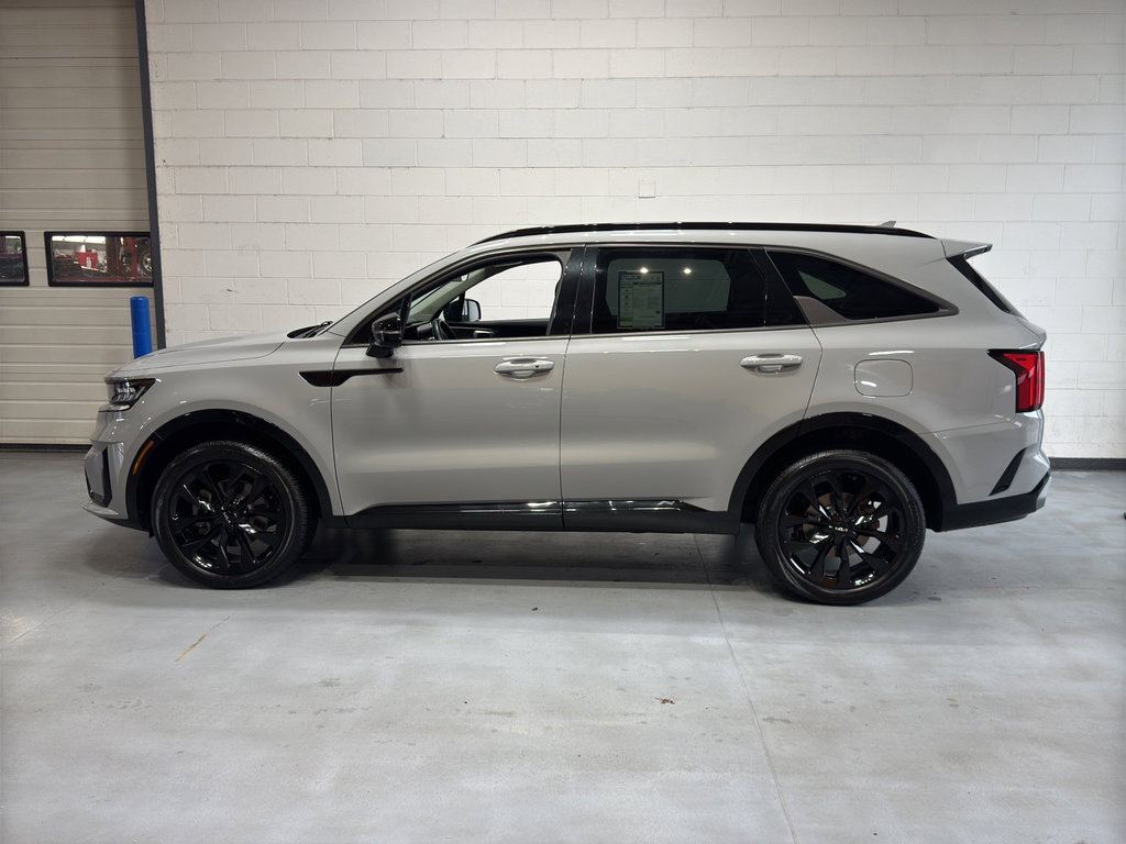 Used 2022 Kia Sorento SX image 2