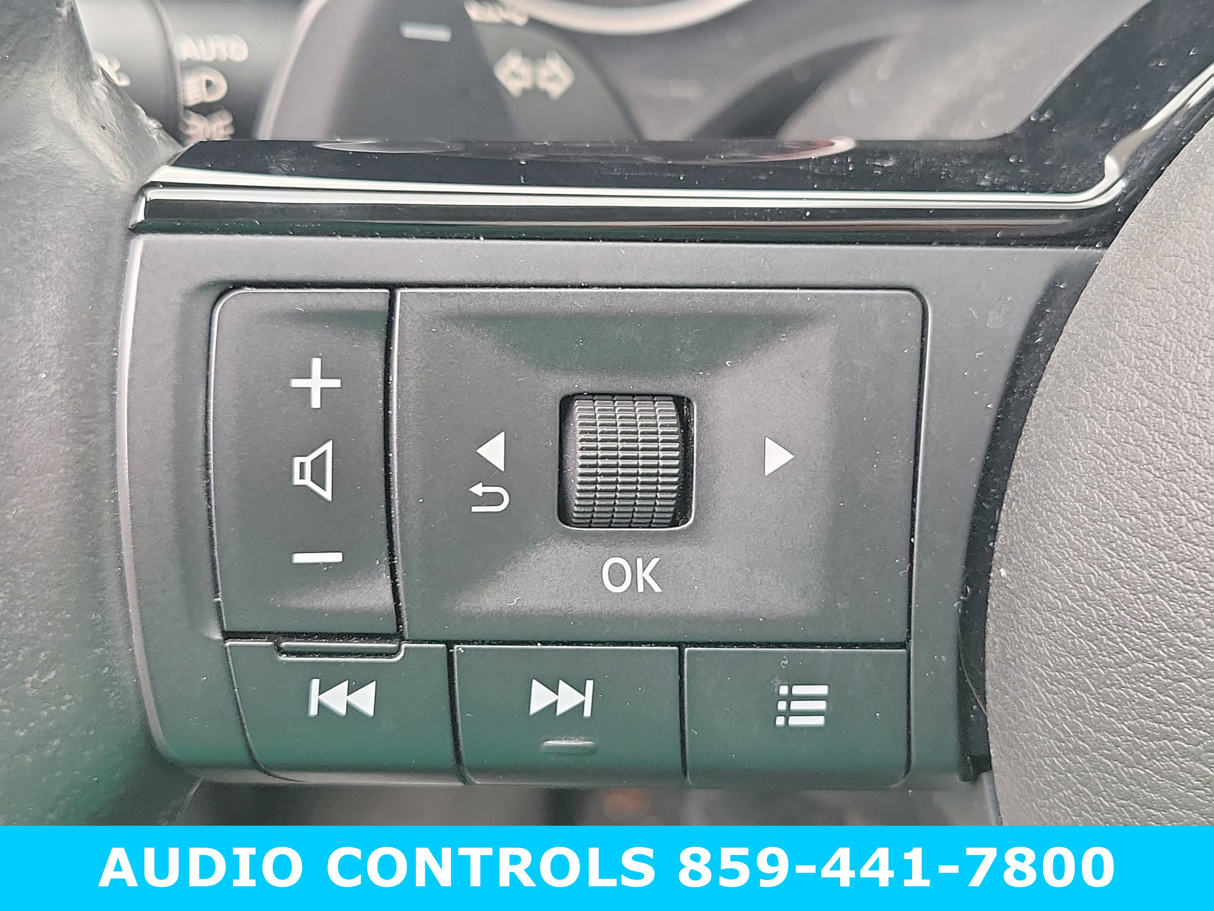 Used 2023 Nissan Rogue SV w/ SV Premium Package image 11