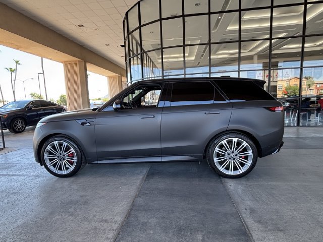 Used 2024 Land Rover Range Rover Sport Dynamic SE AWD/4WD image 2