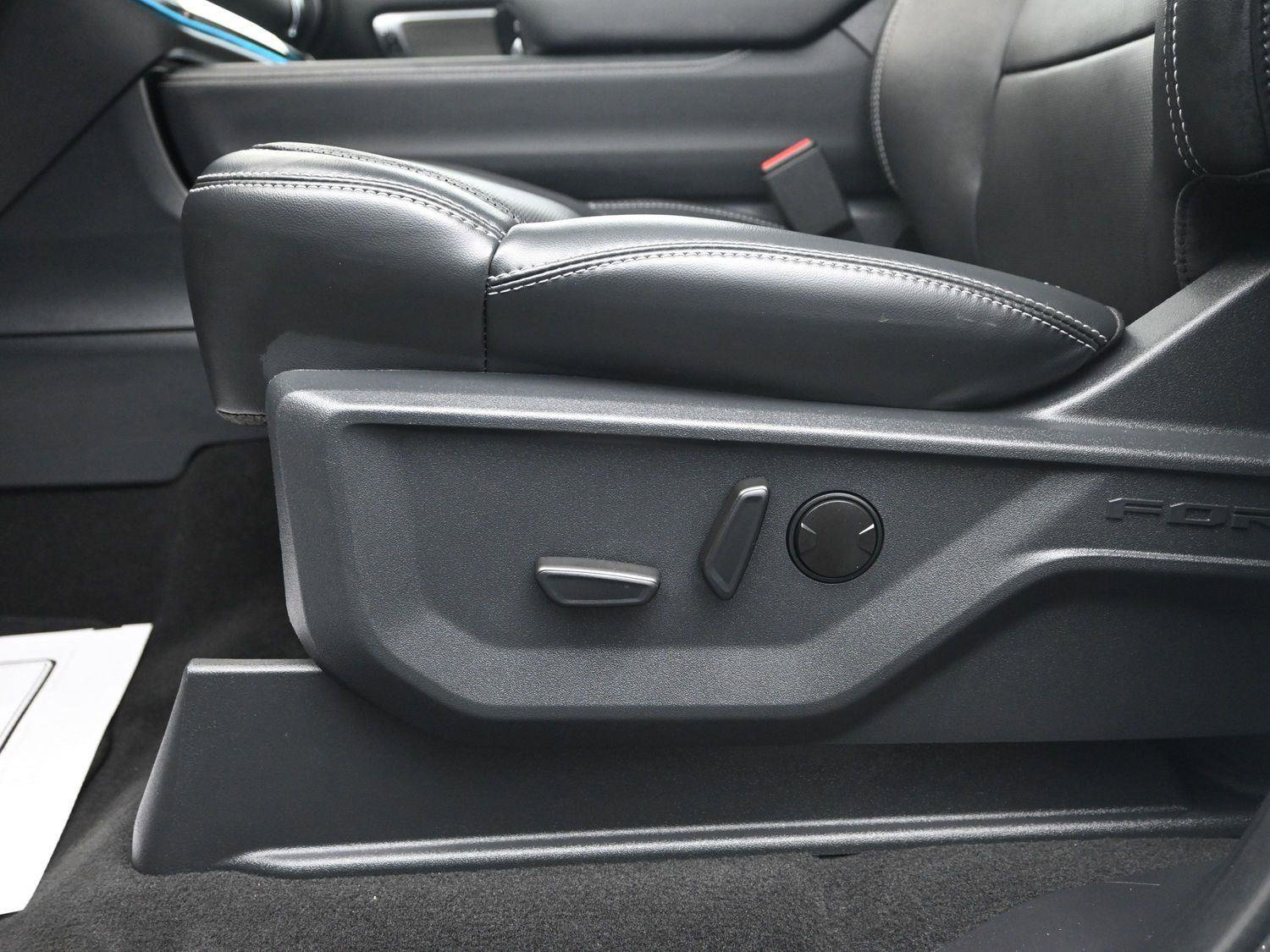 Used 2025 Ford Expedition Platinum image 24