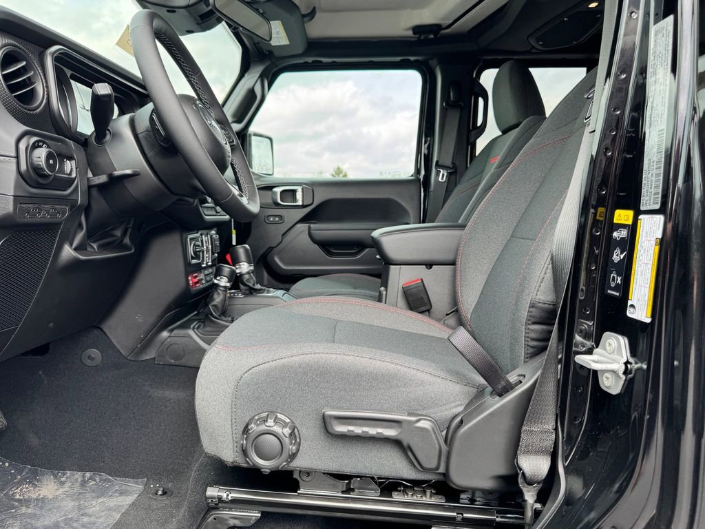New 2026 Jeep Wrangler Unlimited Rubicon w/ Xtreme 35 Tire Package AWD/4WD image 17