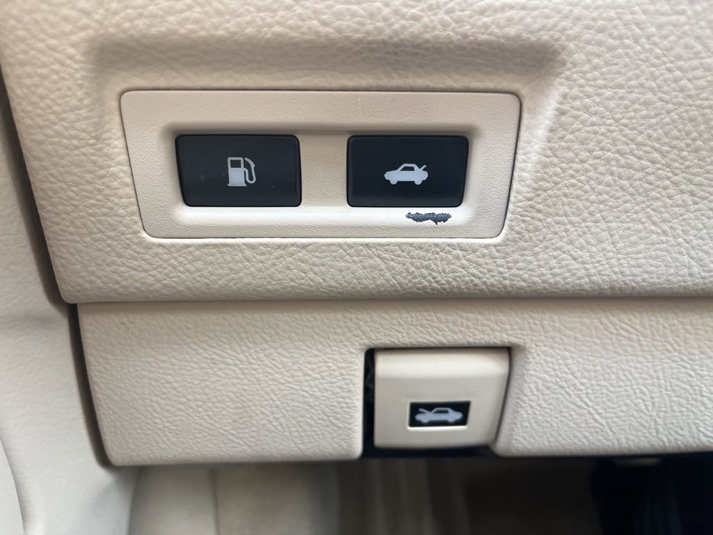 Used 2017 Lexus LS 460 image 25