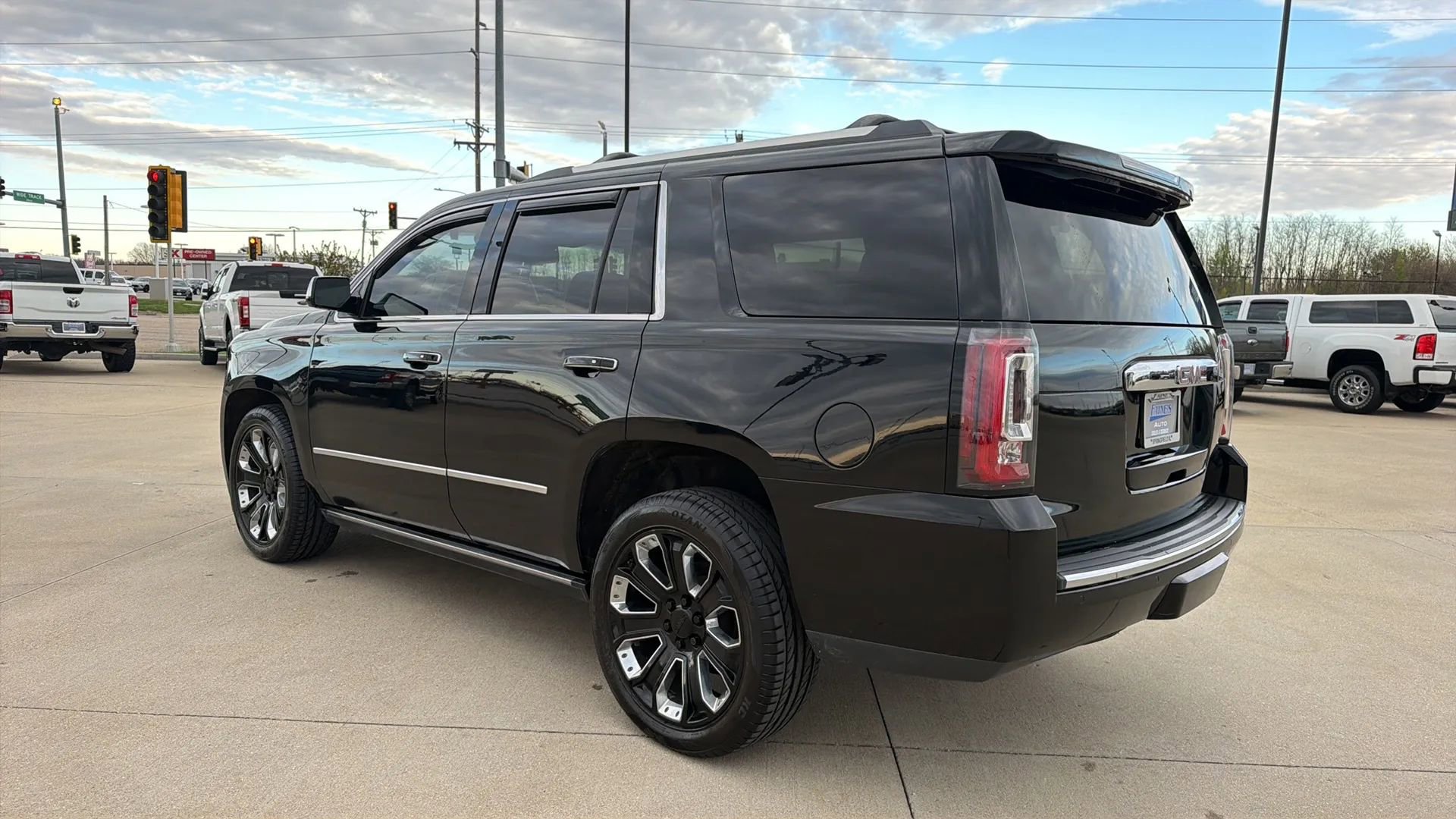 Used 2019 GMC Yukon Denali w/ Denali Ultimate Package image 14