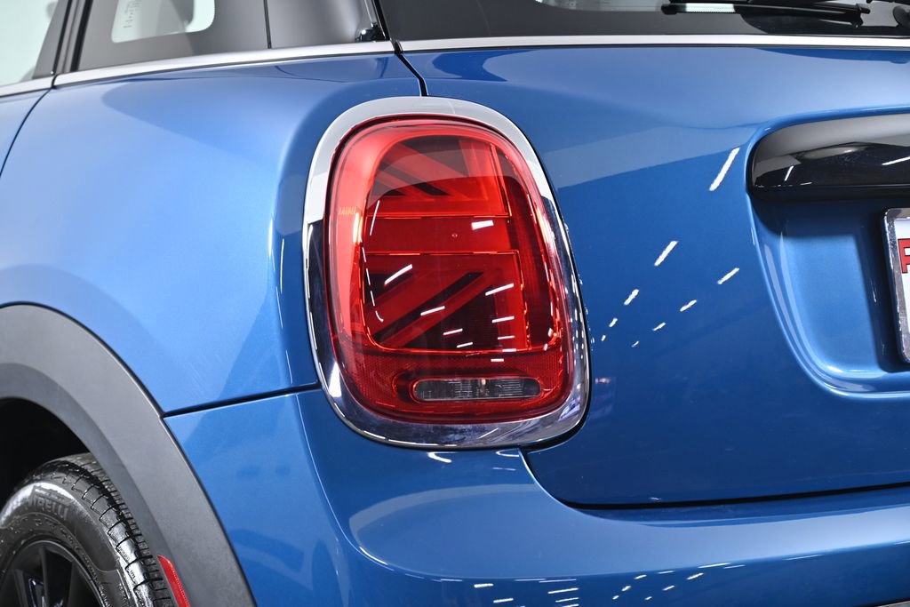 Certified 2022 MINI Cooper 4-Door Hardtop image 8