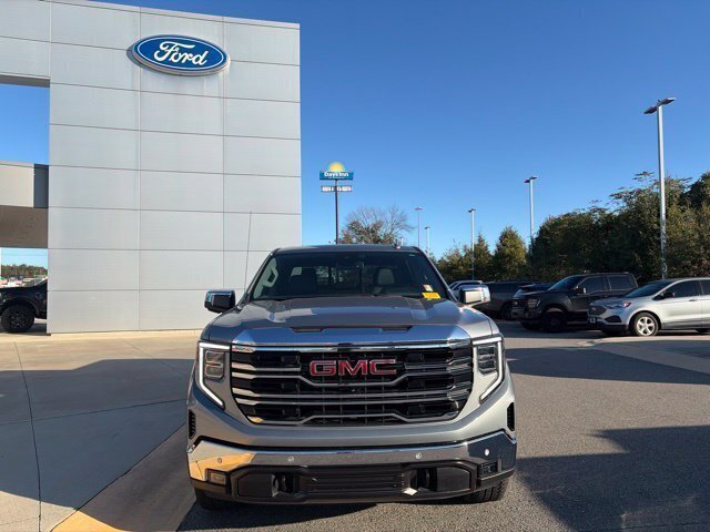 Used 2025 GMC Sierra 1500 SLT w/ SLT Premium Plus Package AWD/4WD image 8