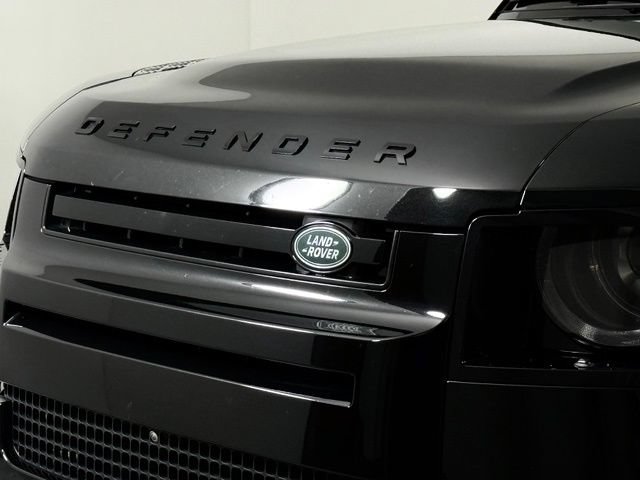 Used 2023 Land Rover Defender 110 V8 AWD/4WD image 13