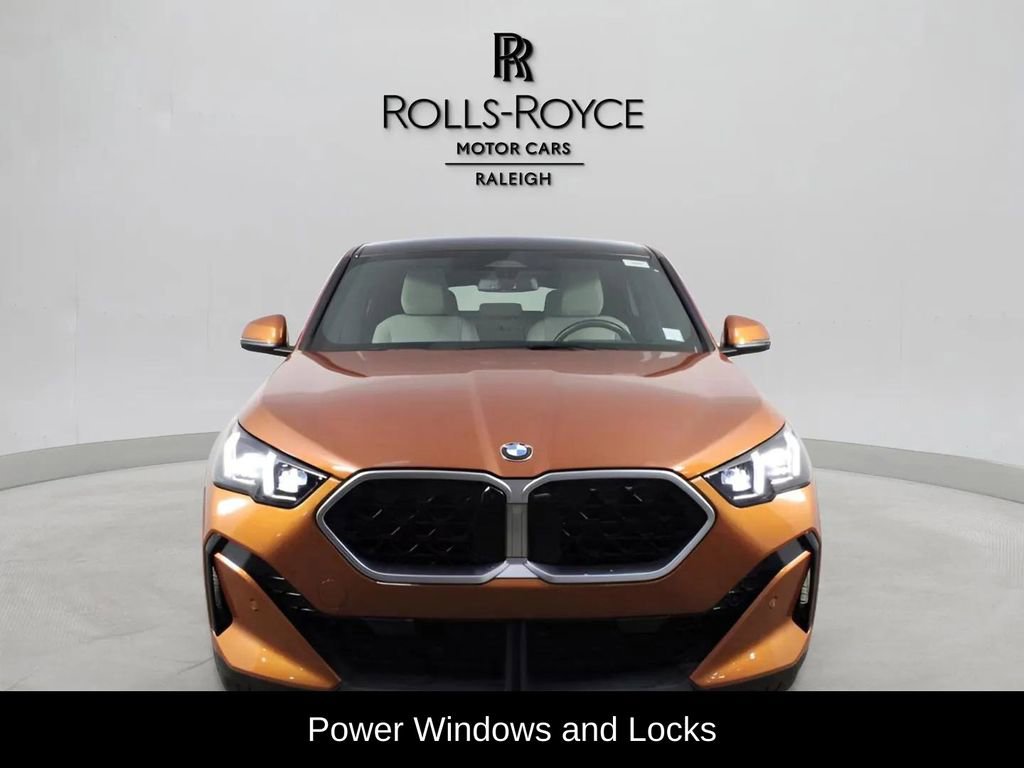 Used 2025 BMW X2 xDrive28i AWD/4WD image 2