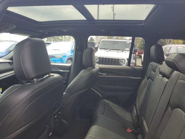New 2026 Jeep Grand Cherokee Limited AWD/4WD image 10