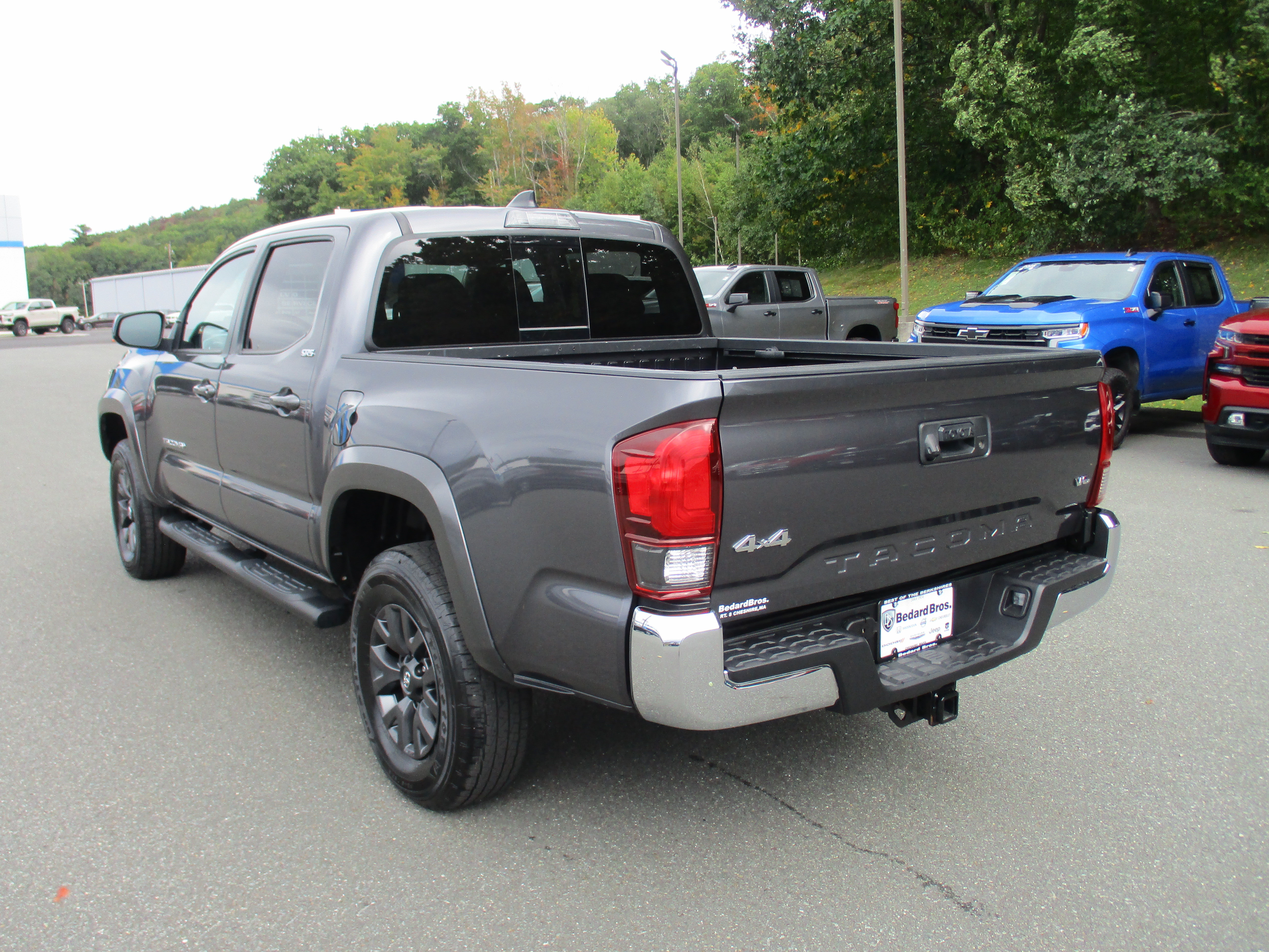 Used 2023 Toyota Tacoma SR5 AWD/4WD image 7