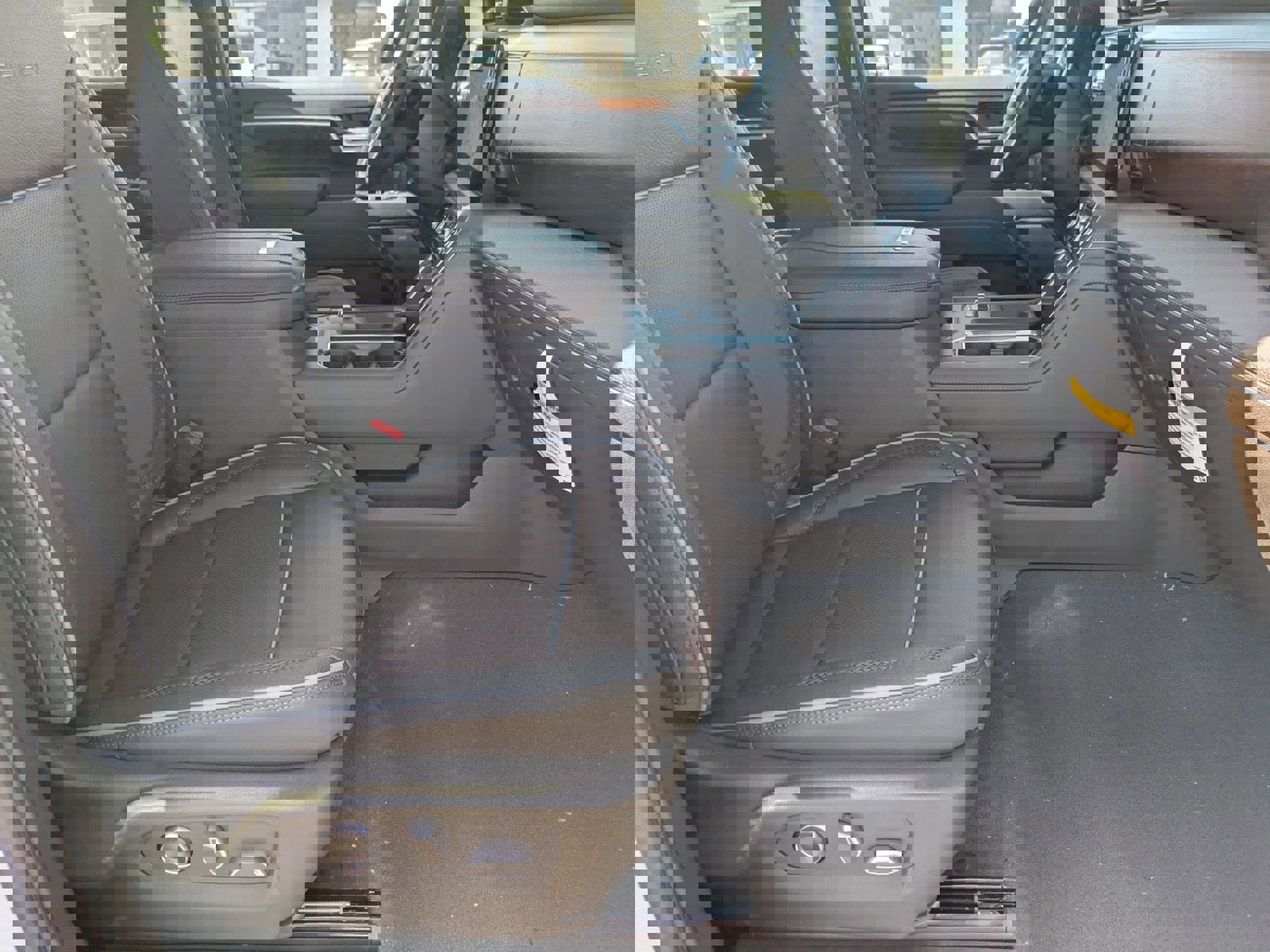 New 2025 GMC Sierra 2500 Denali w/ Denali Reserve Package image 28