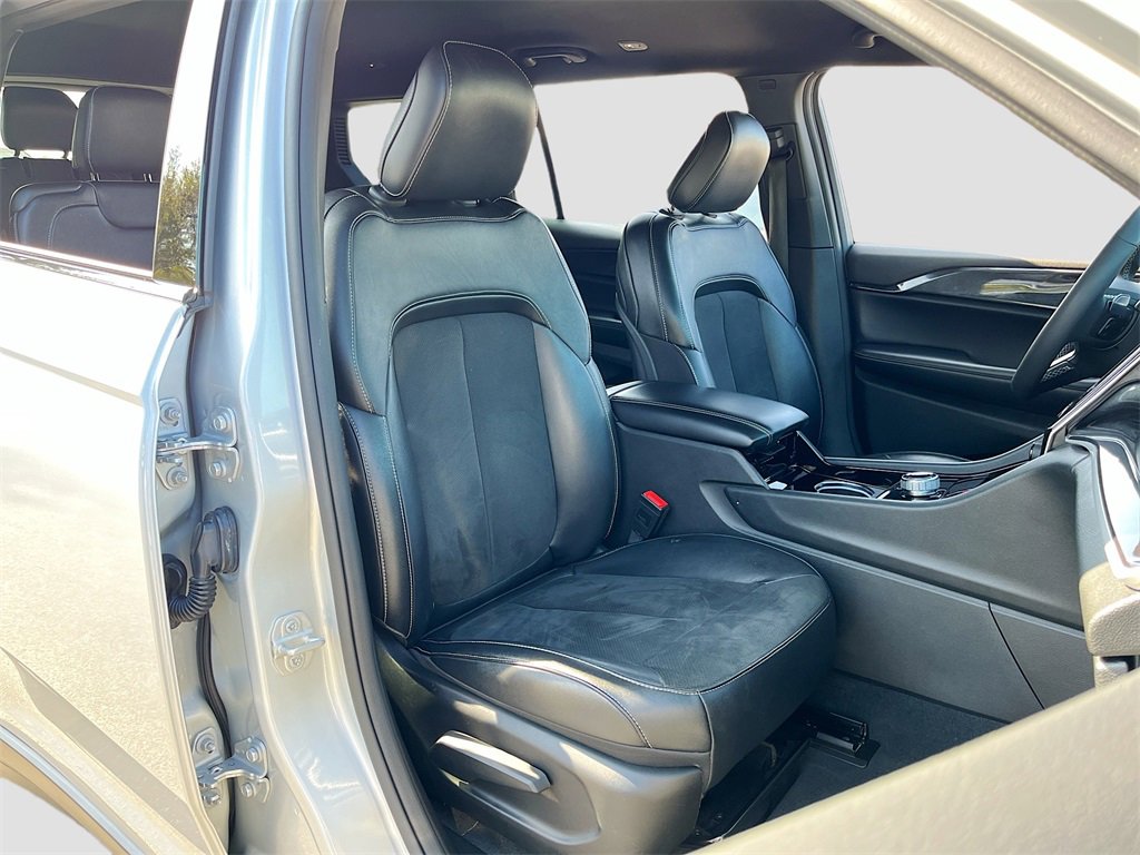 Certified 2023 Jeep Grand Cherokee L Laredo image 28