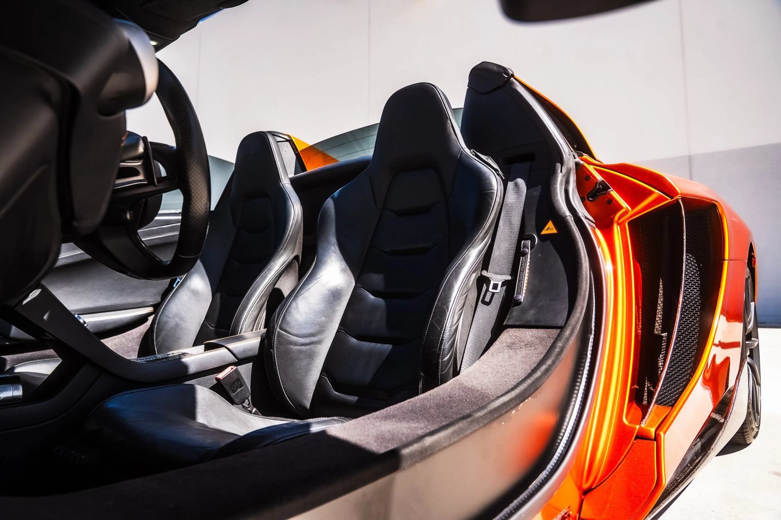 Used 2013 McLaren MP4-12C Spider RWD image 23