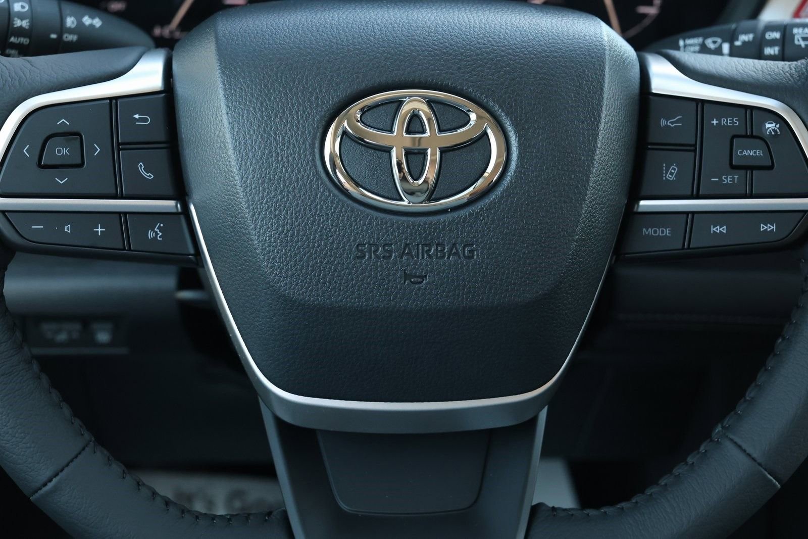 New 2026 Toyota Sienna XLE FWD image 18