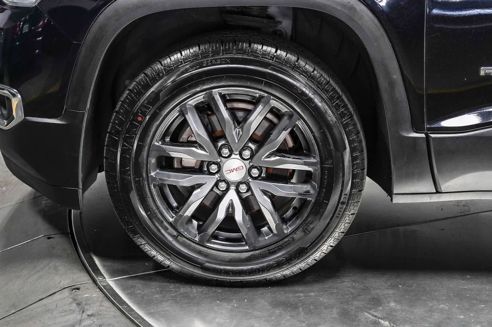 Used 2017 GMC Acadia SLT FWD image 9