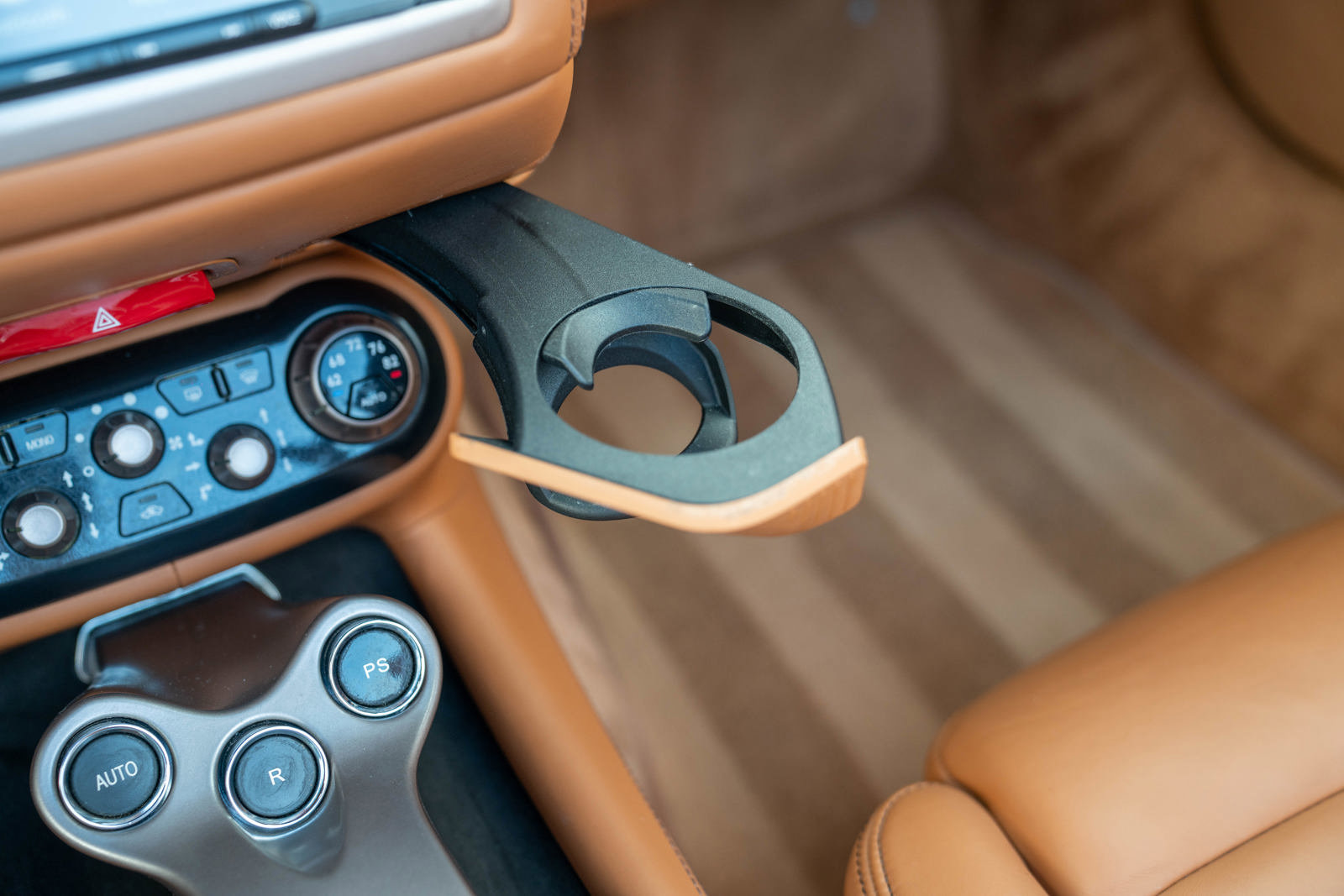 Used 2013 Ferrari California image 28