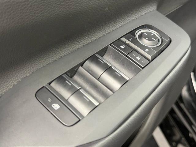 Certified 2025 Toyota Prius Plug-In Hybrid FWD image 20