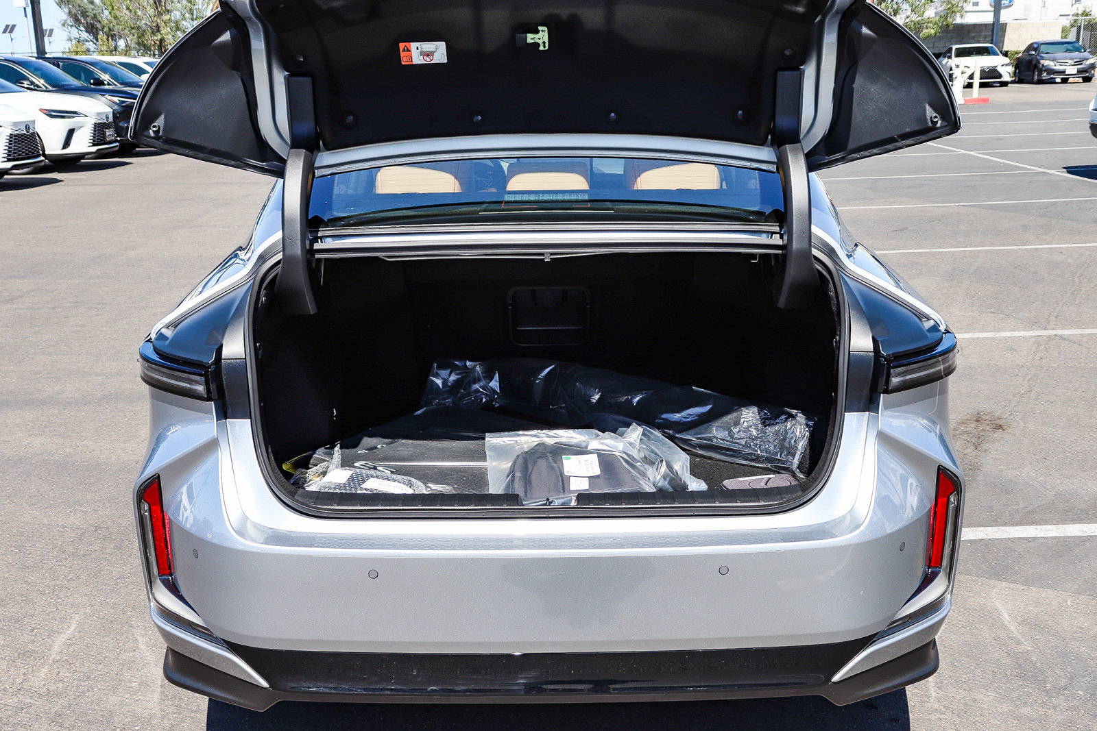 New 2026 Lexus ES 350e w/ Convenience Package FWD image 14