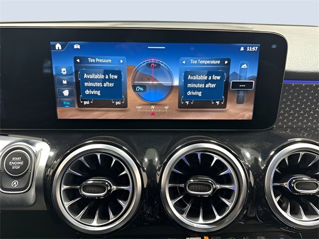 Used 2025 Mercedes-Benz GLB 250 4MATIC image 21