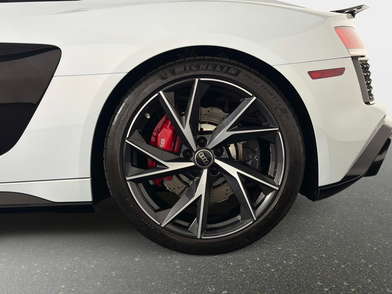 Used 2023 Audi R8 V10 performance RWD image 15