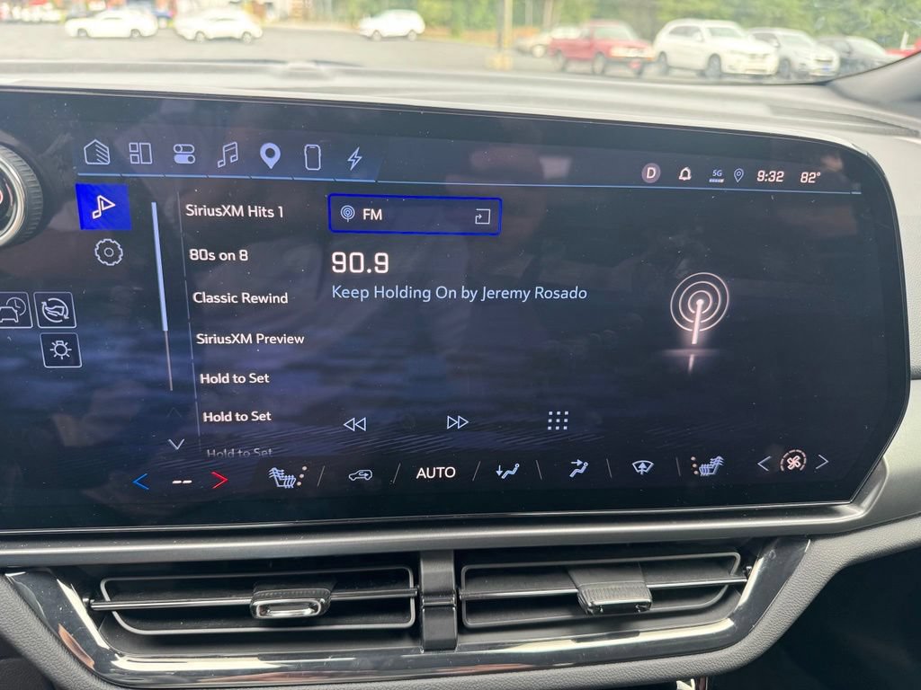 Used 2024 Chevrolet Equinox EV RS AWD/4WD image 31