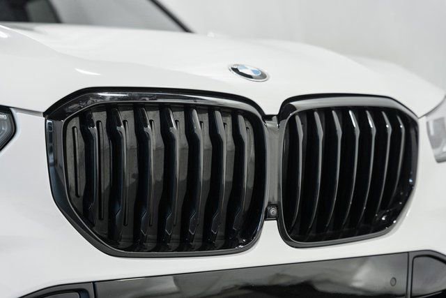 Used 2023 BMW X5 xDrive40i w/ M Sport Package image 12
