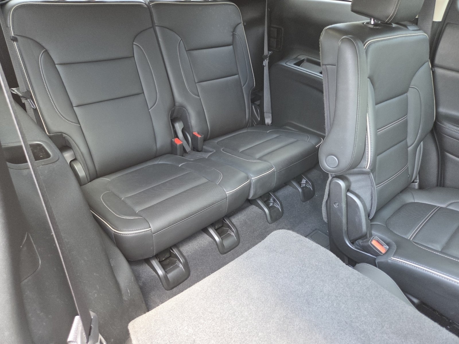 Used 2023 GMC Acadia Denali w/ Denali Technology Package FWD image 30