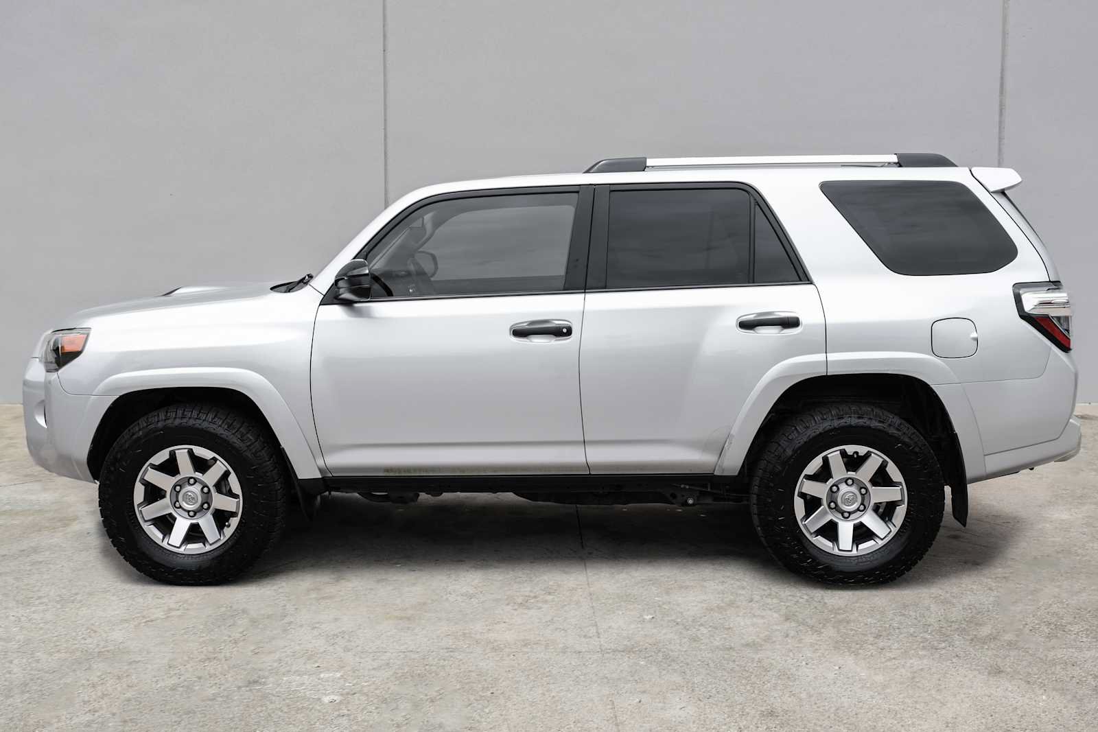 Used 2015 Toyota 4Runner Trail AWD/4WD image 11