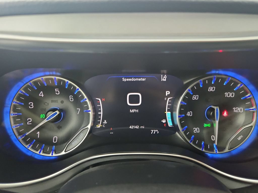 Certified 2025 Chrysler Pacifica Limited FWD image 26