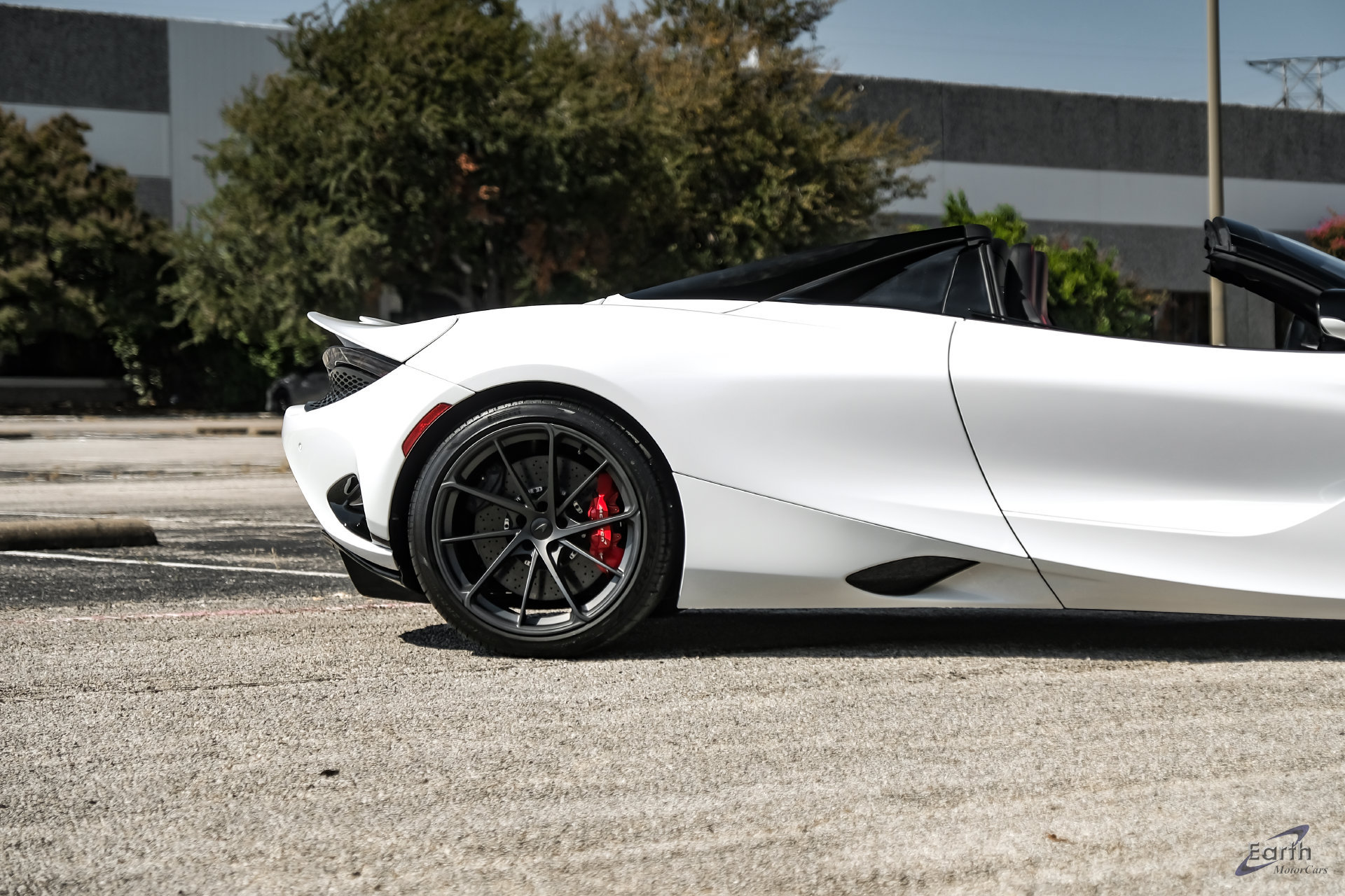Used 2025 McLaren 750S Spider RWD image 33