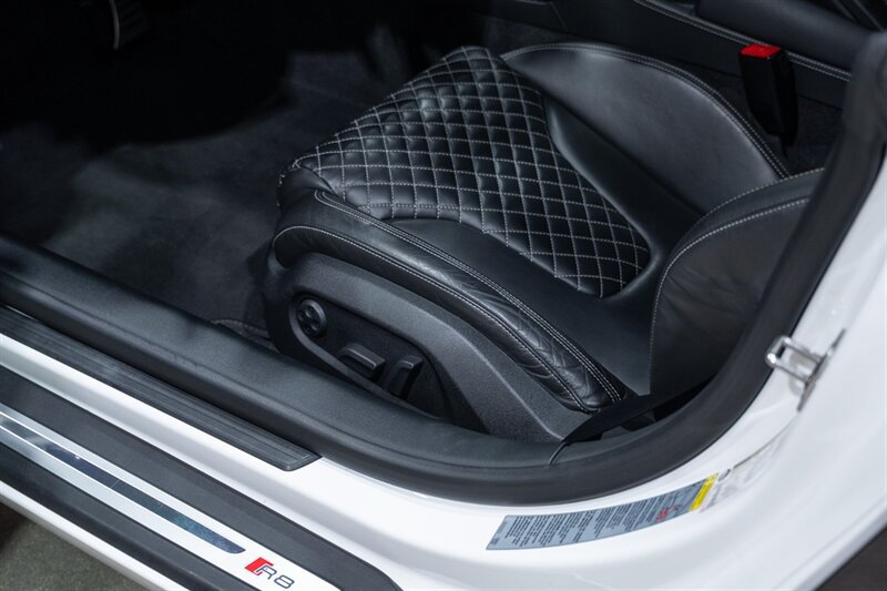 Used 2014 Audi R8 V8 AWD/4WD image 25