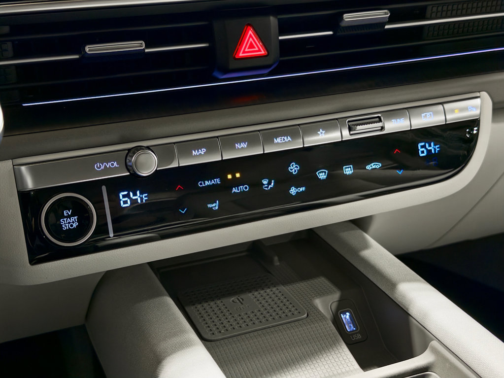 Used 2024 Hyundai Ioniq 6 SEL image 16