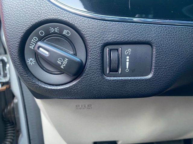 Used 2019 Dodge Grand Caravan SXT image 17