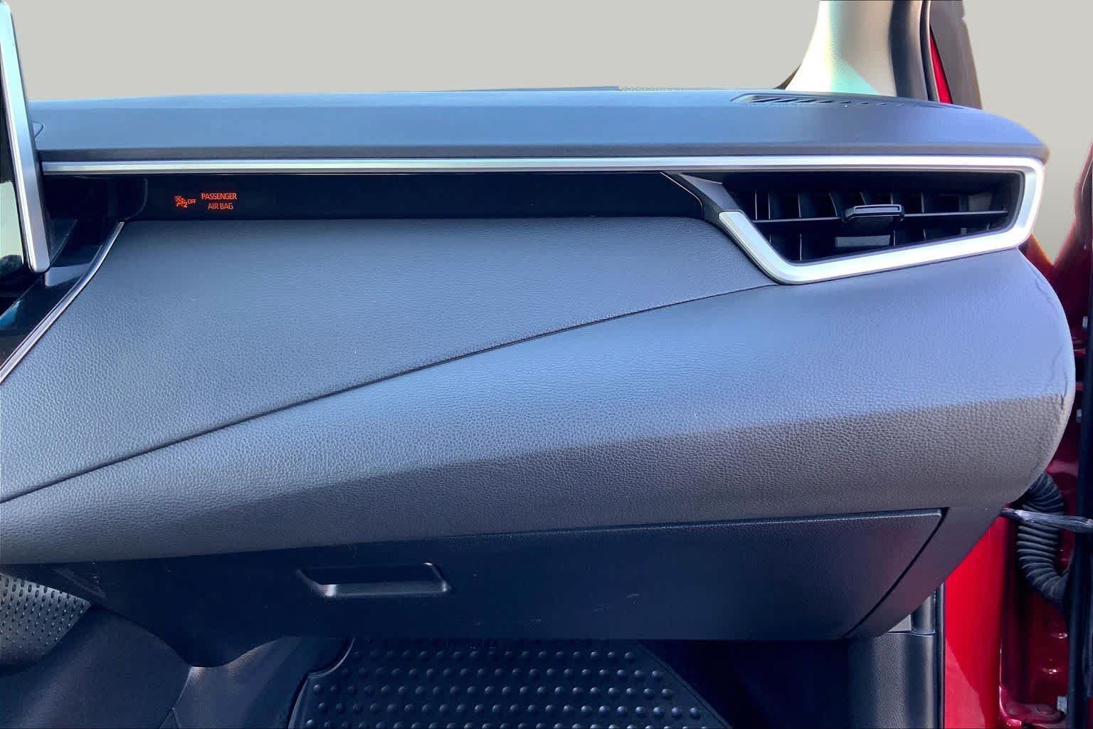 Used 2020 Toyota Corolla LE FWD image 18