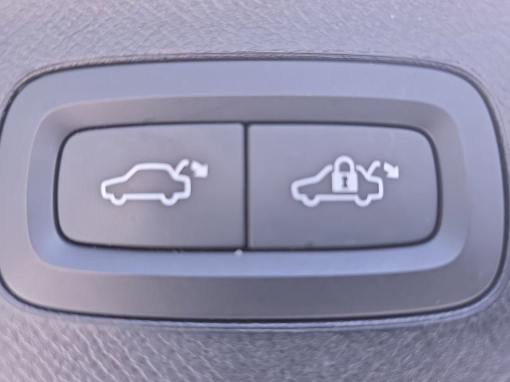 Used 2023 Volvo XC90 B6 Ultimate w/ Protection Package AWD/4WD image 15