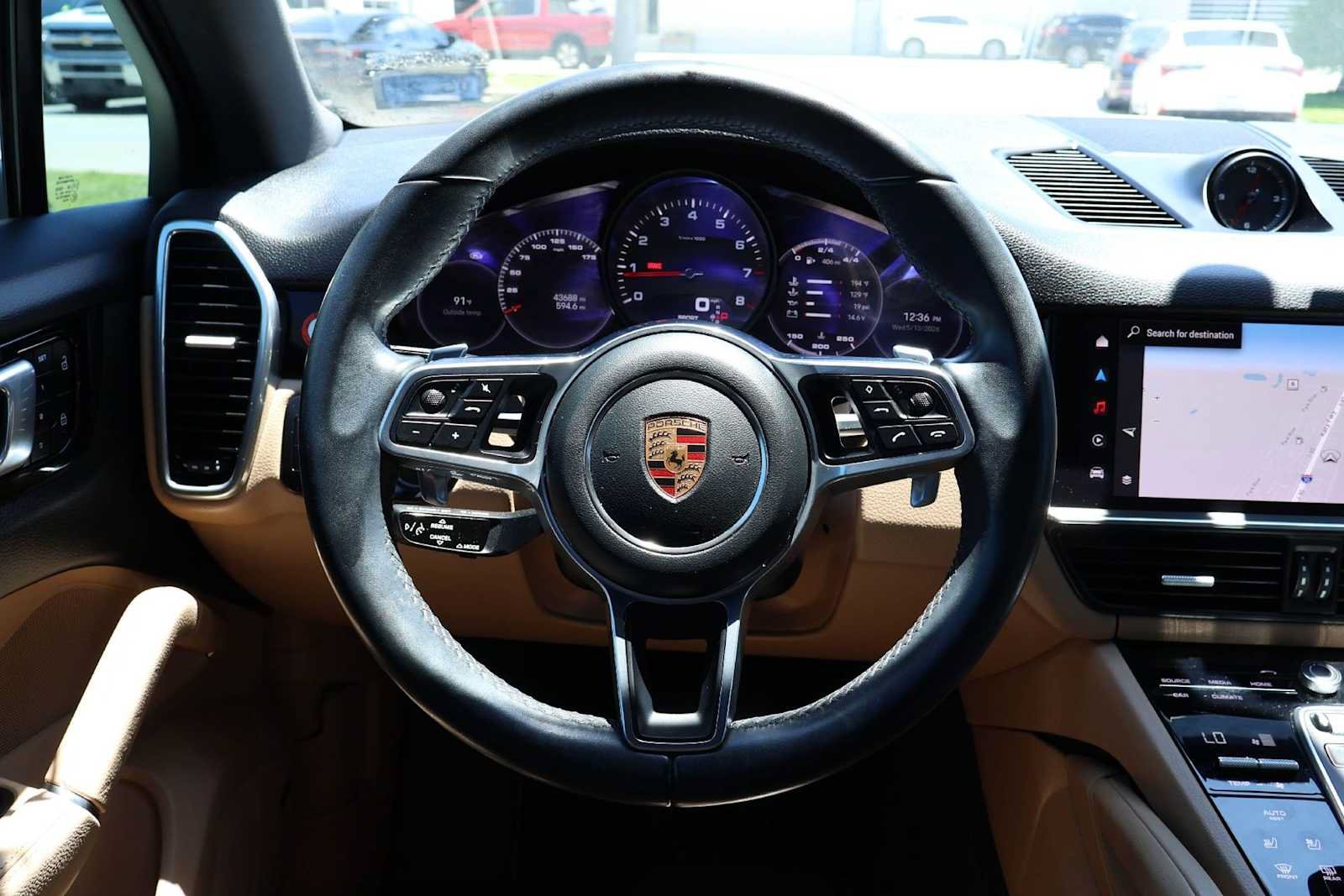 Used 2022 Porsche Cayenne AWD/4WD image 14