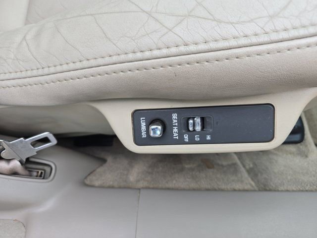 Used 1999 Cadillac De Ville w/ Comfort/Convenience Pkg image 18