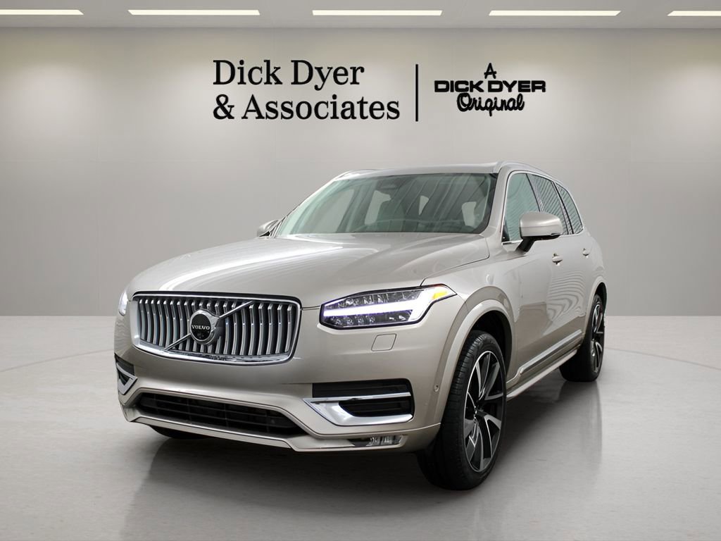 Used 2025 Volvo XC90 B6 Plus w/ Protection Package Premier AWD/4WD image 7