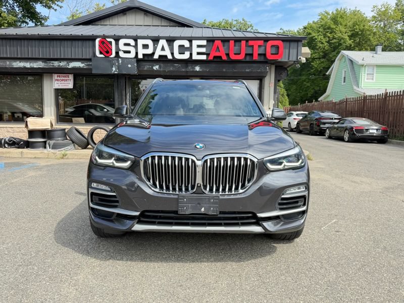 Used 2021 BMW X5 xDrive40i w/ Convenience Package AWD/4WD image 2